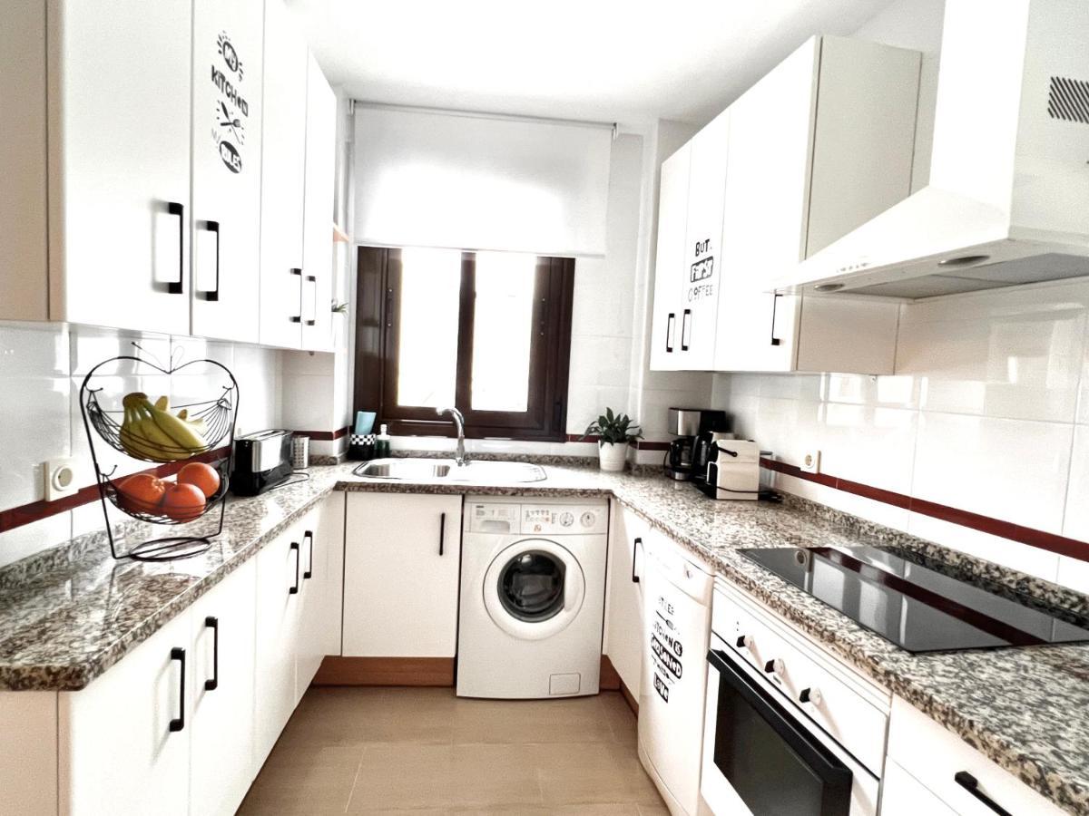 Teodosio Apartment FREE PARKING&CENTRAL AC Sevilha Exterior foto