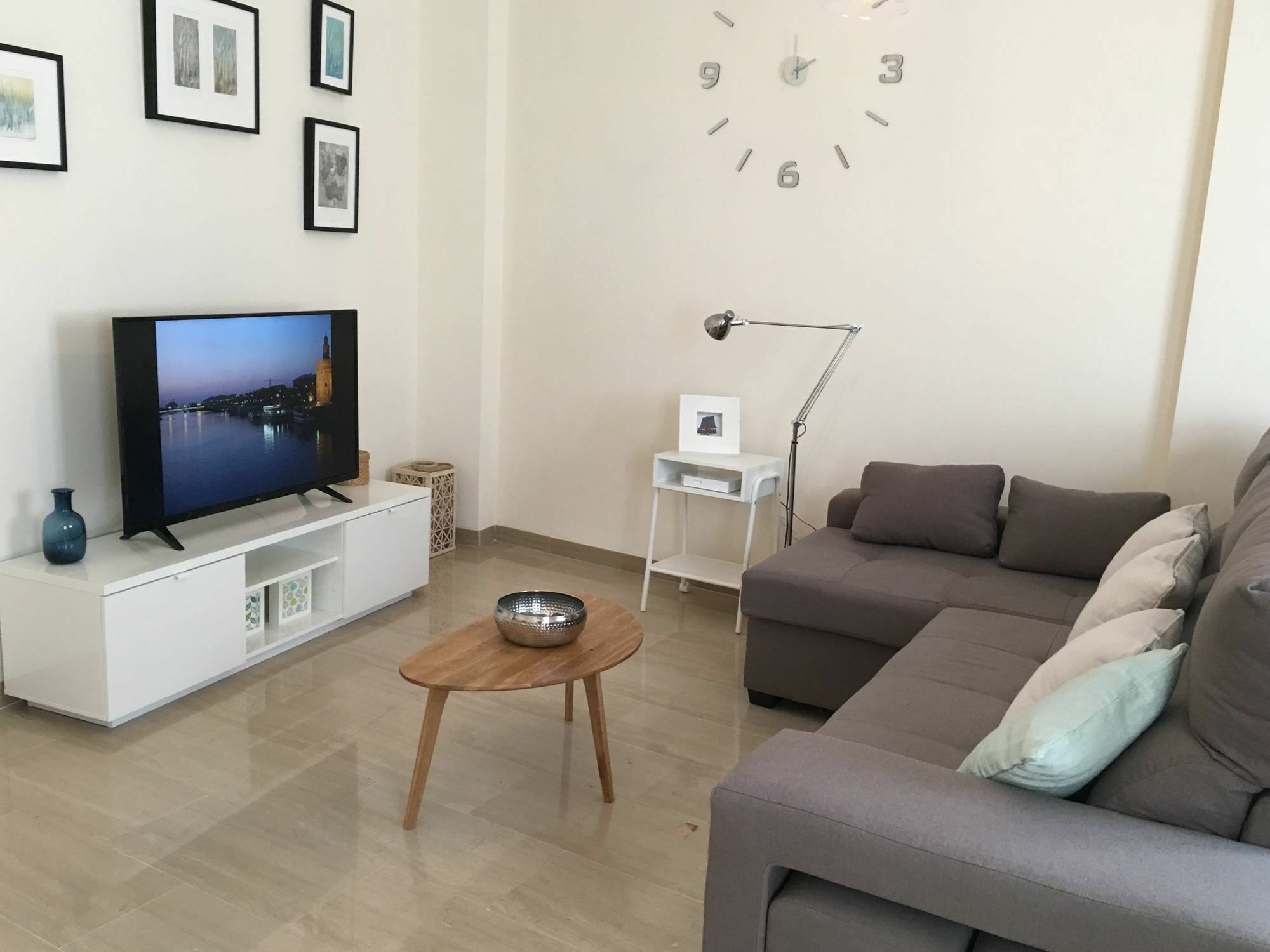 Teodosio Apartment FREE PARKING&CENTRAL AC Sevilha Exterior foto